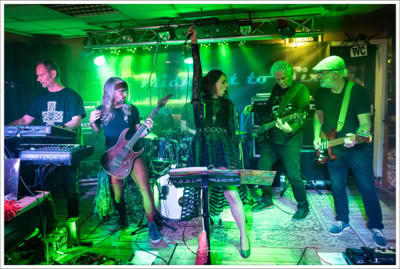 Samstag 11.10.2025 - Midnight to Six live im Schabreu.de