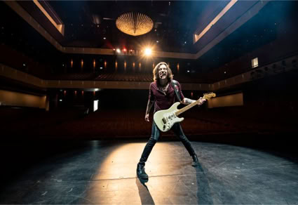 Freiag 11.10.2024 ab 20:00 Uhr live im Schabreu.de - Sebastian Dracu