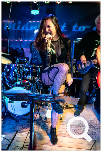 Midnight to Six rocken zum wiederholten Male live das Schabreu in Braunschweig