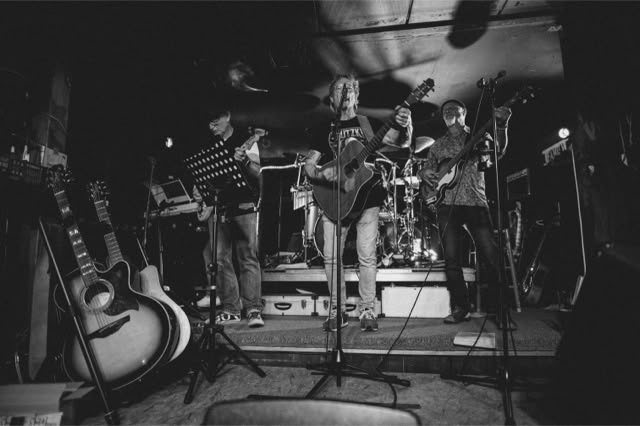 Stutzki, die Band von Tutti, dem Inhaber des Schabreu in Braunschweig. Keine Coverband. Alles eigene Songs live