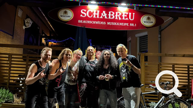 Night Laser rocken live im Schabreu in Braunschweig