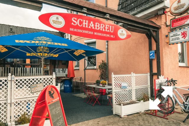 Eingangsbereich vorm Schabreu