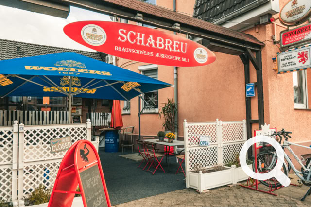 Eingangsbereich vorm Schabreu