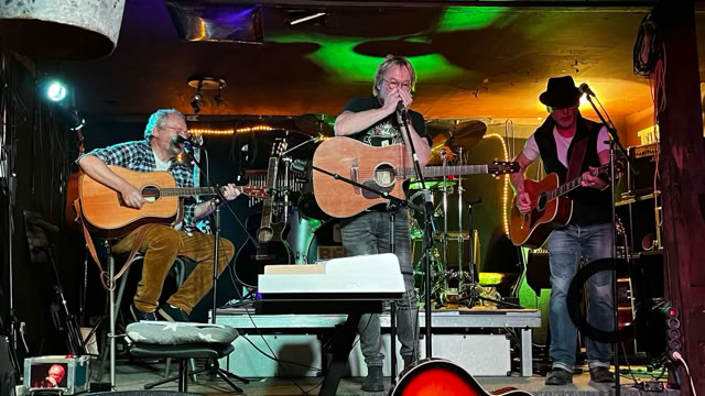 Axel Uhde und THE BEG TOO live in concert im Schabreu in Braunschweig