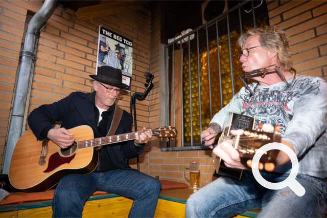 THE BEG TOO unplugged spontan im Biergarten vom Schabreu