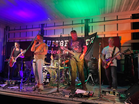 Samstag 08.03.2025 - róisin dubh und The Black Sheep live im Schabreu