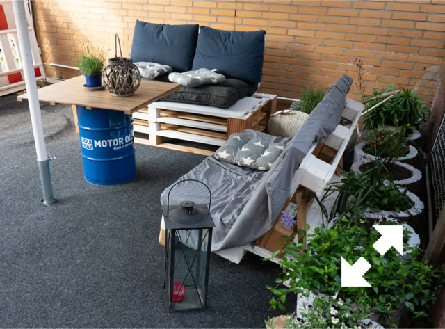 Gemütliche sitzgelegenheit im Schabreu Biergarten